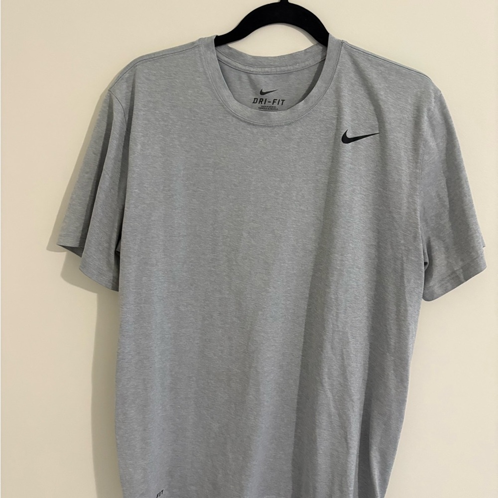Nike Gray Short Sleeve Tees